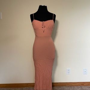 WILFRED - Aritzia Bellow Dress size 4